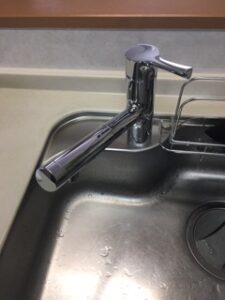 台所　蛇口　キッチン　水栓　水漏れ　本体交換
